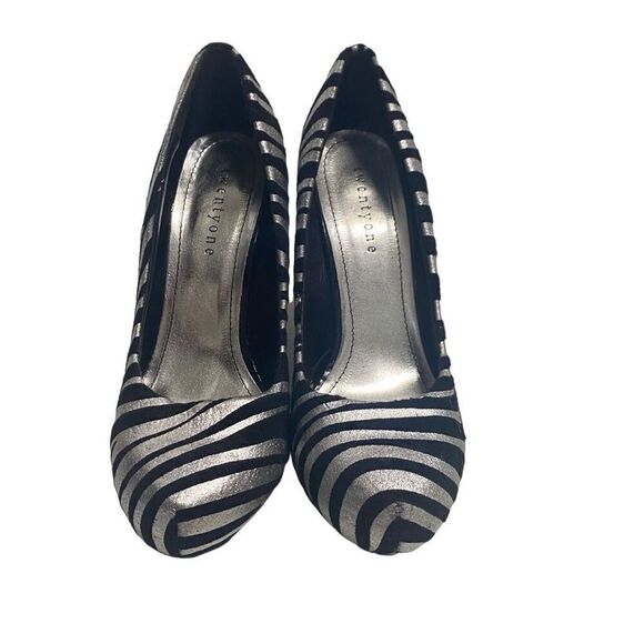 TWENTY ONE Women’s Sucess‎ 45 Zebra Print 4 Inch Heels Size 6 Black Silver - Picture 1 of 9